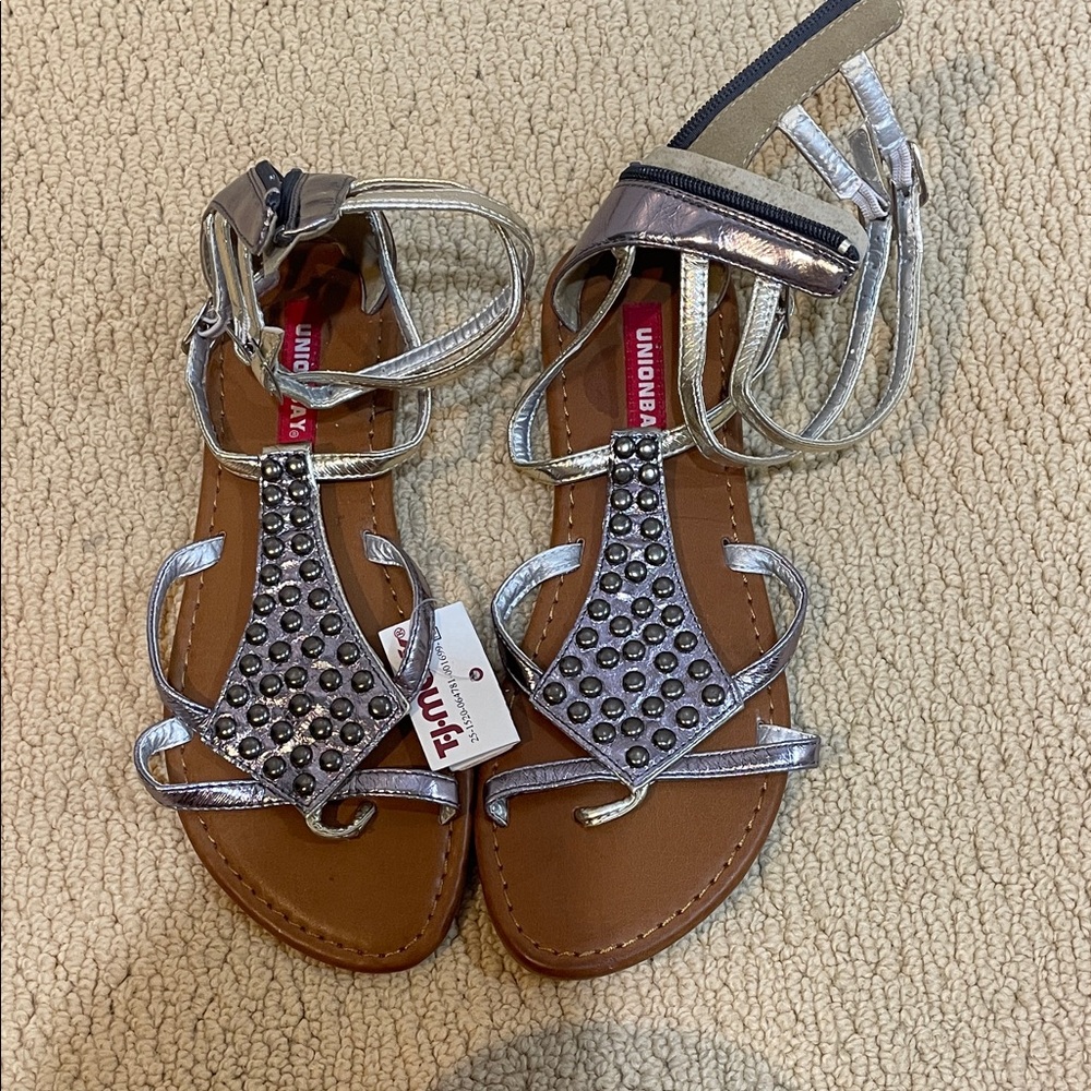 Union Bay Silver Strappy Sandals 6 1/2